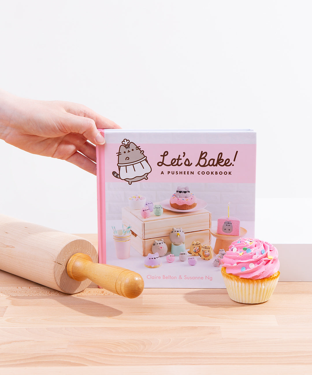 Let's Bake! A Pusheen Cookbook